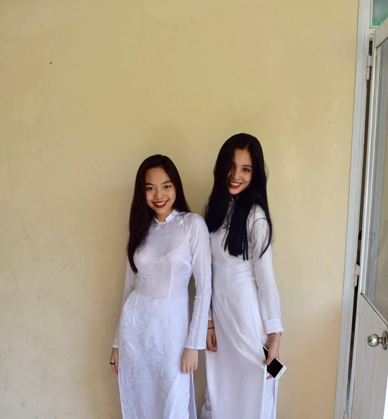 fan luc facebook tim ra loat anh ao dai cua tan hoa hau tran tieu vy