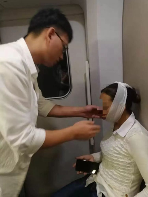 Trật khớp hàm do cười quá to trat khop ham do cuoi qua to