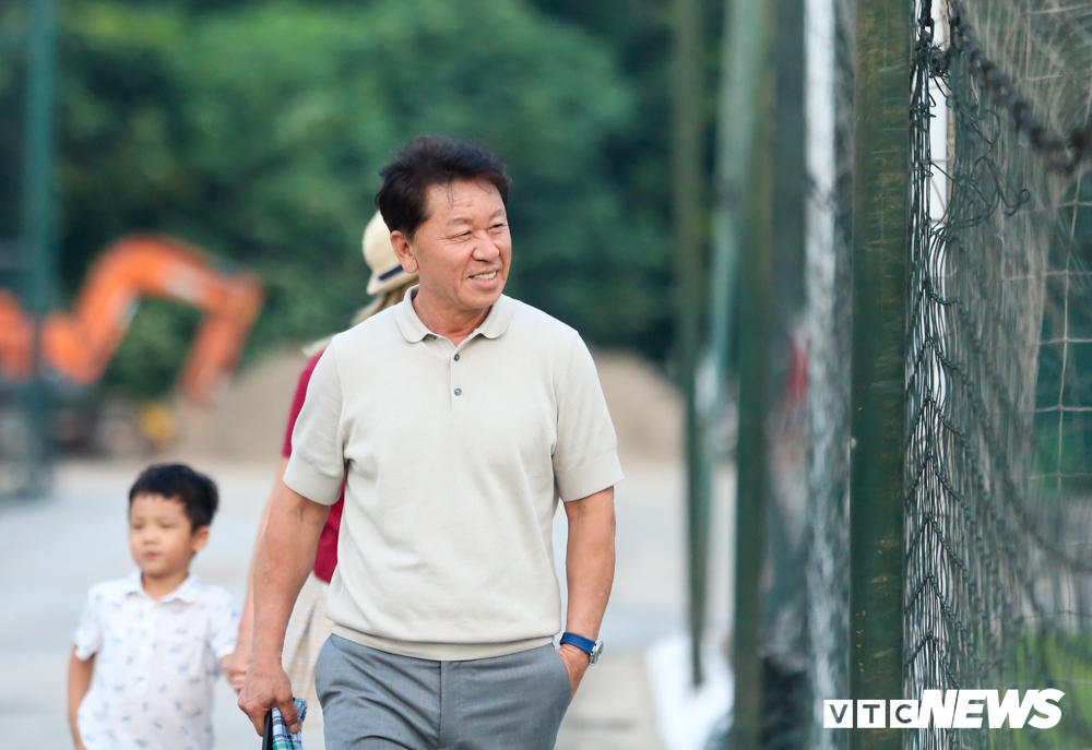 hlv chung hae seong hoa ra trong tai toan quyet dinh co loi cho ha noi fc