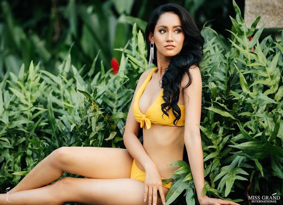 mac bikini noi bat a hau phuong nga nong bong vuot mat doi thu