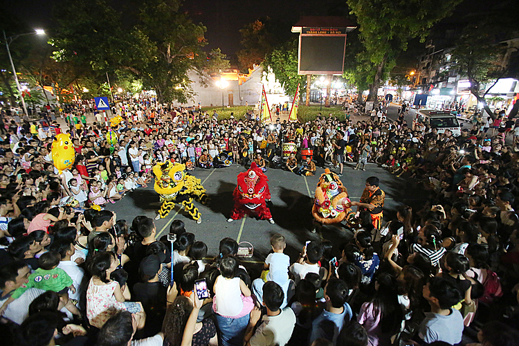 nhung thanh nien khong muon ngu luc nua dem