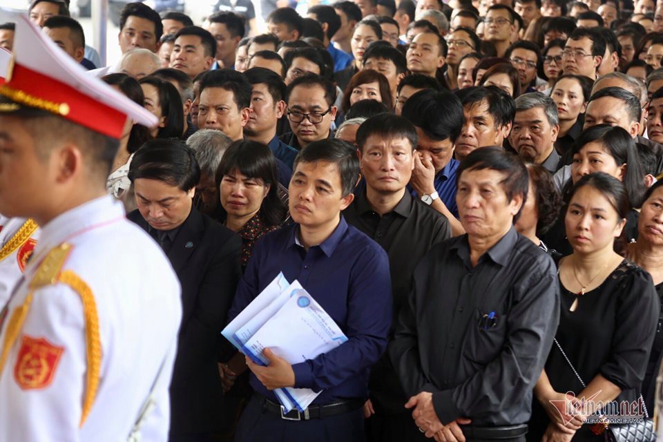 hang nghin nguoi dua tien thu truong le hai an