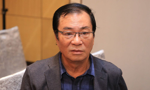 dao dien khai hung lac quan du hong mot mat