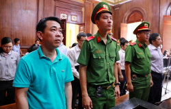 Nguyên Tổng giám đốc VN Pharma Nguyễn Minh Hùng tiếp tục bị khởi tố tội buôn thuốc giả