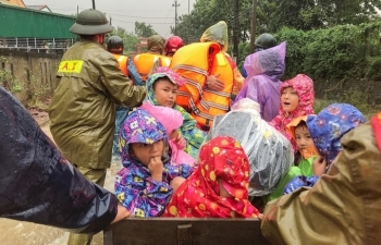 111 người chết, hơn 200.000 người sơ tán vì lũ lụt