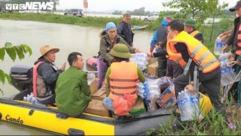 Có cần trung tâm điều phối hỗ trợ khắc phục thiên tai miền Trung?