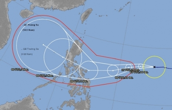 Bão Goni hướng vào Biển Đông