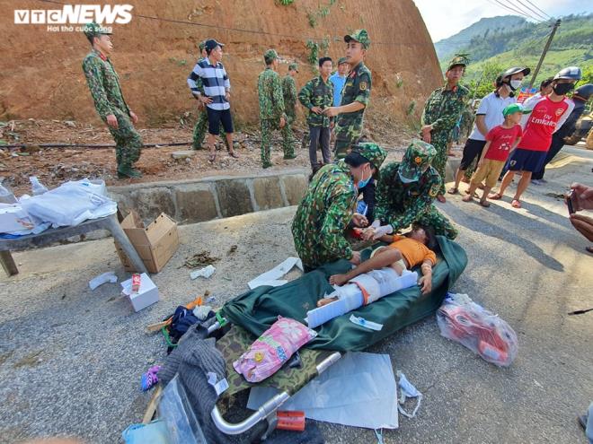 Sạt lở kinh hoàng ở Trà Leng: 'Tôi nghĩ các con của tôi chết hết rồi' - 1