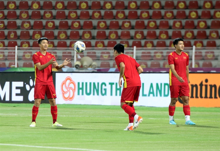Tuyển Việt Nam tập làm quen sân, sẵn sàng giành điểm số lịch sử trước Oman - 2