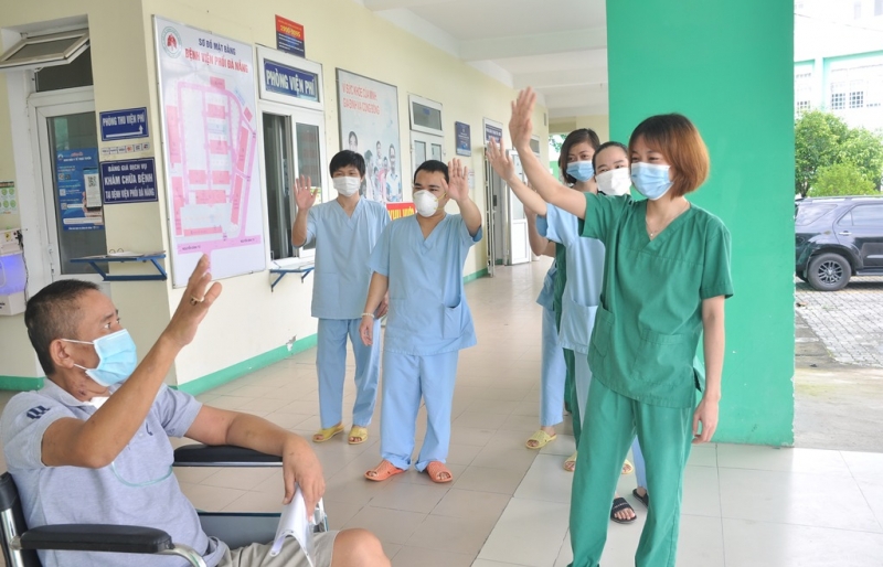 Đà Nẵng: Bệnh nhân COVID-19 nặng cuối cùng được xuất viện