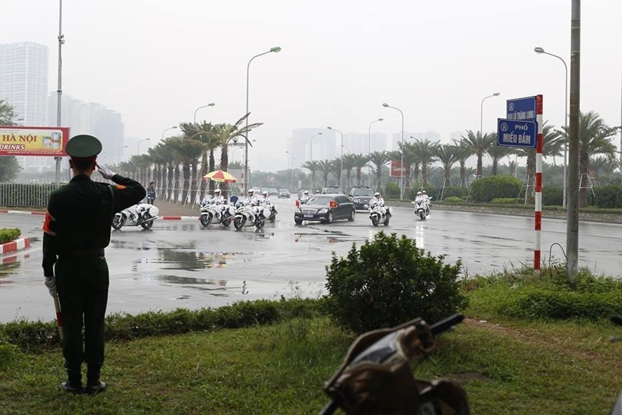 nhung hinh anh dau tien cua tong bi thu chu tich tap can binh tai ha noi