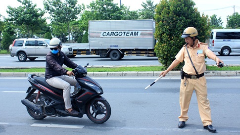 nguoi lai xe phai nho ky nhung loi nay de khong bi csgt giam xe