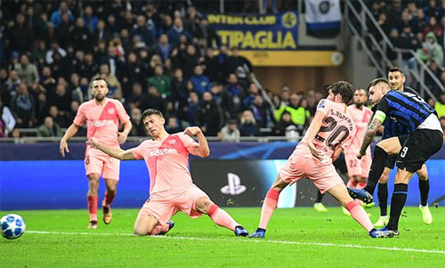 barca doat ve di tiep nho tran hoa inter