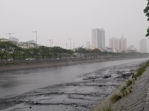 nguoi sai gon chon chan o nha nha vi mua to gio manh tu bao so 9