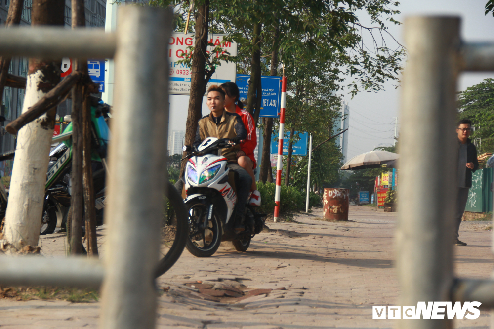 anh hang rao sat tren via he duong to huu bi nguoi di nguoc chieu vo hieu