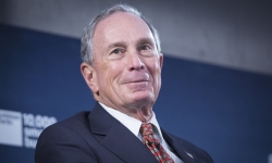 michael bloomberg giau gap 17 lan donald trump