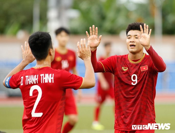 ha duc chinh lap hat trick u22 viet nam thang dam u22 brunei