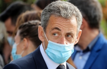 Cựu tổng thống Pháp hầu tòa vì cáo buộc hối lộ