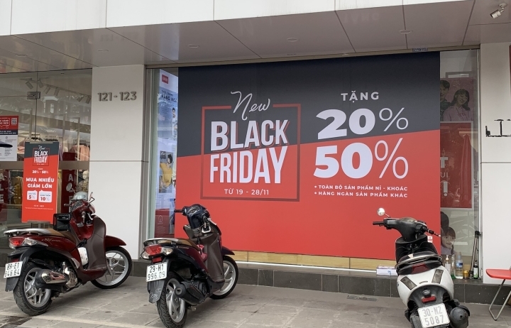 Ào ạt tung khuyến mãi Black Friday, "đánh cược" vào dịp giảm giá mạnh nhất năm