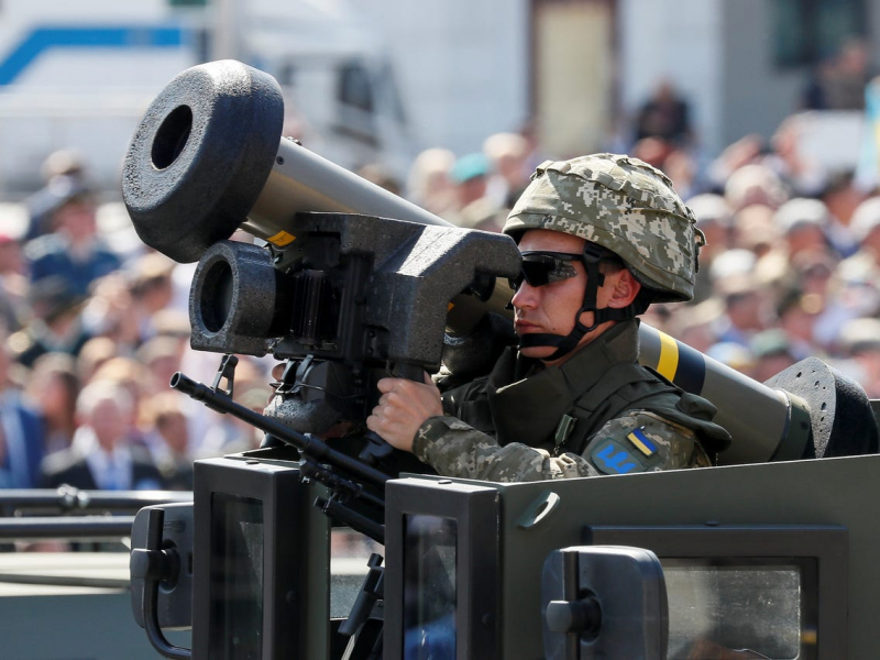 CNN: Mỹ tính đưa vũ khí sát thương sang Ukraine -0