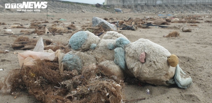 Hải Phòng: Rác thải tràn ngập các bãi biển ở huyện đảo Cát Hải  - 9