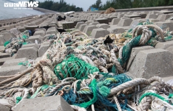 Hải Phòng: Rác thải tràn ngập các bãi biển ở huyện đảo Cát Hải