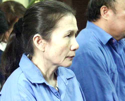 Nữ giám đốc ngân hàng tham ô 2.600 lượng vàng bị đề nghị tử hình nu giam doc ngan hang tham o 2600 luong vang bi de nghi tu hinh