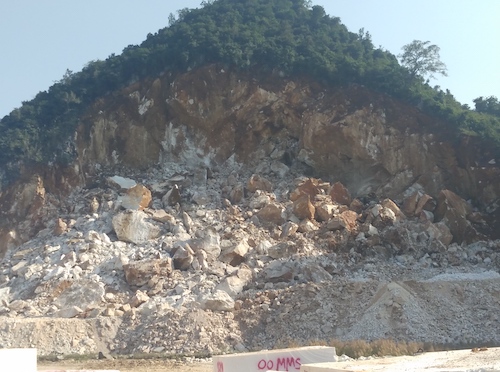 mo da o nghe an bi dinh chi hoat dong sau tai nan chet nguoi