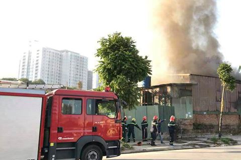 ha noi chay nha tam nguoi dan ong tu vong thuong tam