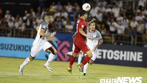 bien nguoi xuong pho an mung tuyen viet nam ha philippines tien gan chung ket aff cup sau 10 nam