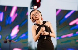 vong quanh lang nhac nguoi tro lai ke be tac