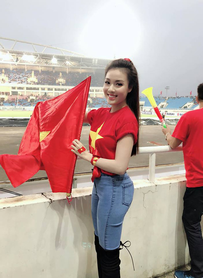 nu giang vien goi cam chiem song vtv dem chung ket aff cup