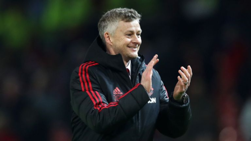 solskjaer vuot matt busby va mourinho o ba tran dau tien