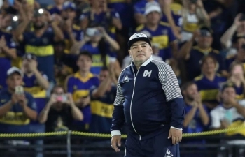 Maradona bị ngã đập đầu một tuần trước khi mất