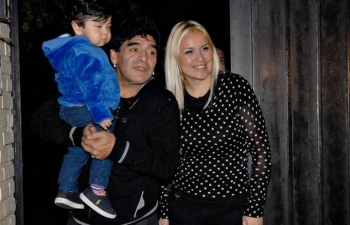 Maradona nhờ bạn trai của tình cũ chăm con út