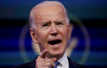 Biden hối thúc Trump tố Nga tấn công mạng