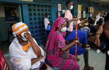 Biến chủng Omicron tiếp tục lây lan mạnh, các nước châu Phi đối diện bài toán vaccine