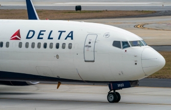Chuyên gia: Chủng Omicron có thể lây lan nhanh gấp 3 chủng Delta trên máy bay