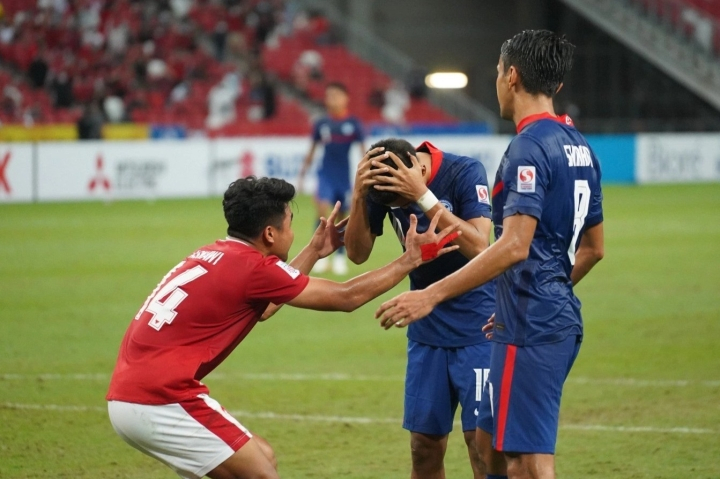 Khiêu khích đối thủ, đội trưởng tuyển Indonesia bị HLV Shin Tae-yong dọa đuổi - 1