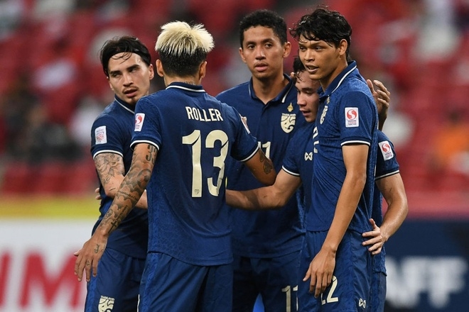 HLV Thái Lan bật khóc, tiết lộ lý do thay thủ môn giữa trận - 2