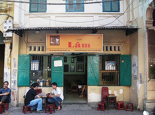 10 hang quan tren 30 nam tuoi van nuom nuop khach o ha noi