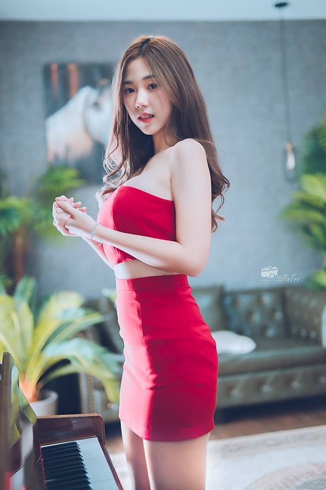 ngat ngay voi vay ao sexy mung nam moi cua con gai thai lan