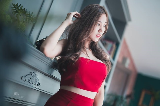 ngat ngay voi vay ao sexy mung nam moi cua con gai thai lan