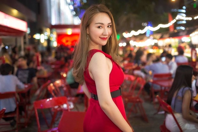 ngat ngay voi vay ao sexy mung nam moi cua con gai thai lan