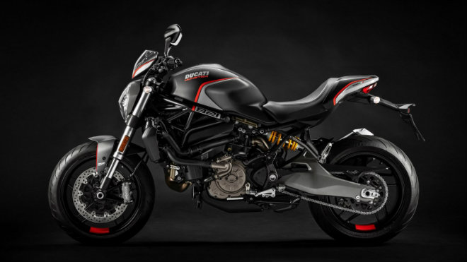 2019 ducati monster 821 stealth manh thu tang hinh bi an