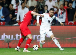 asian cup 2019 hlv iran biet nhieu ve bong da viet nam thong qua calisto