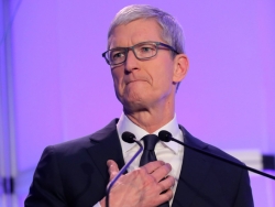 donald trump khen tim cook