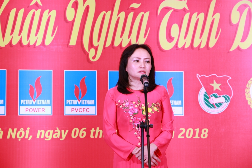 cong doan dau khi viet nam to chuc tet sum vay cho nguoi lao dong phia bac