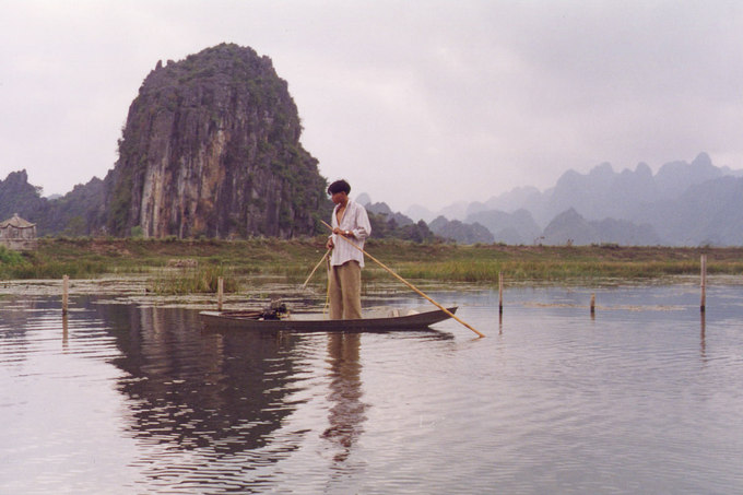 viet nam nhung nam 1990 qua ong kinh cua tong lanh su canada