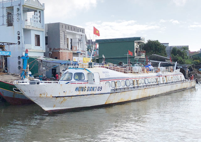 quang ngai bi khach che tau cao toc chet dung trong mua du lich